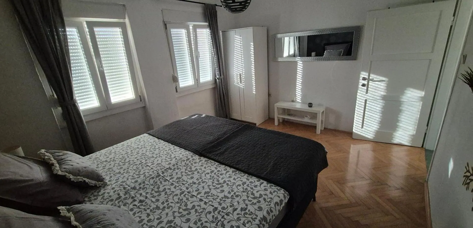 Zara Apartment